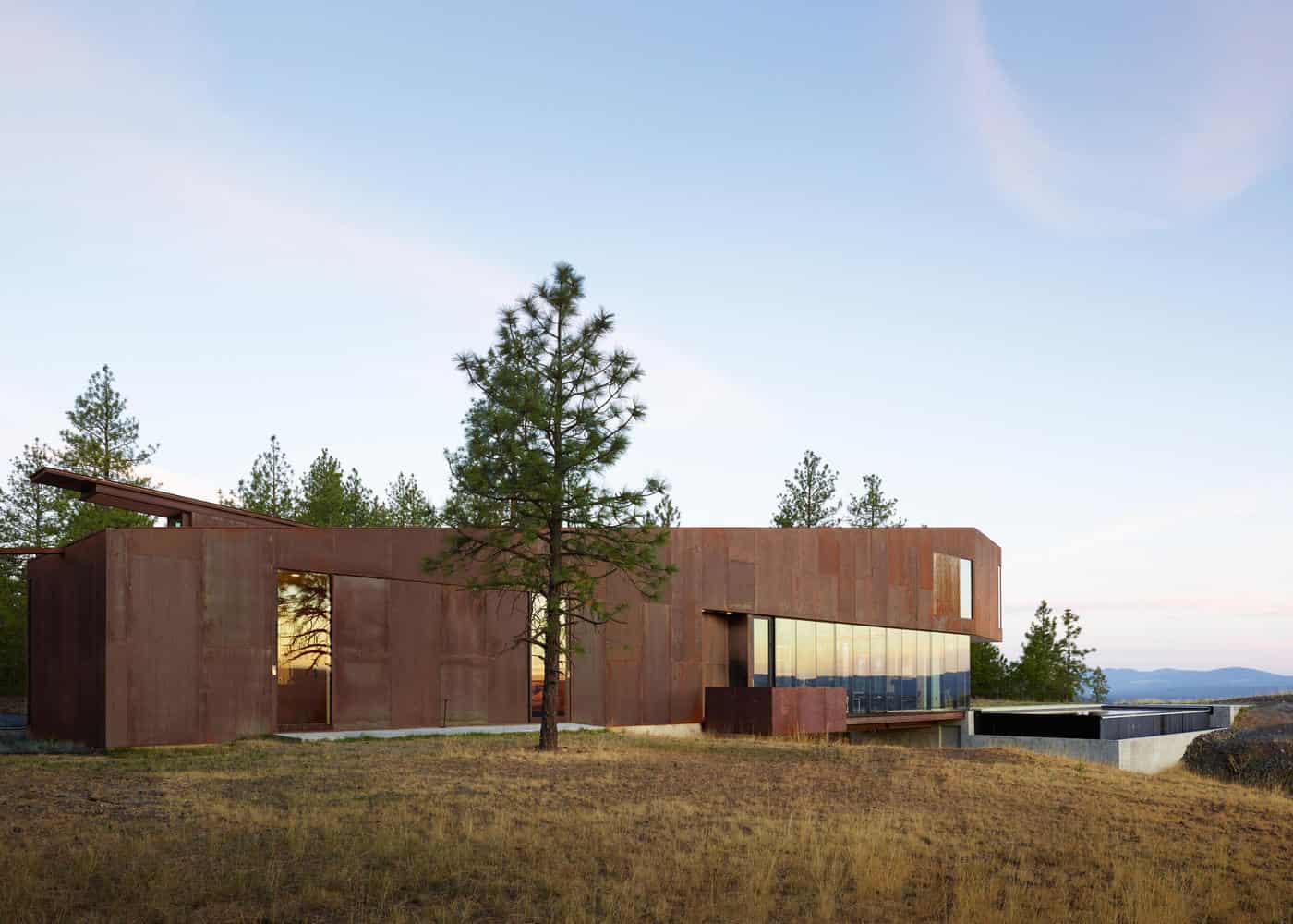 Rimrock Residence by Olson Kundig: A Wildlife-Conscious Home on a Basalt Bluff Rimrock Residence by Olson Kundig: A Wildlife-Conscious Home on a Basalt Bluff