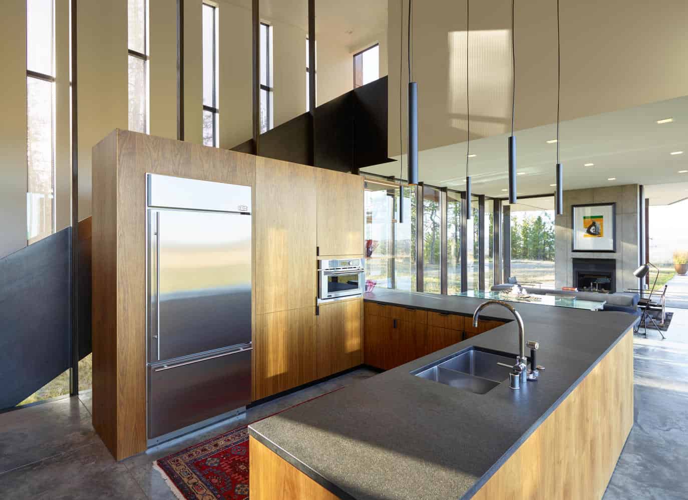 Rimrock Residence by Olson Kundig: A Wildlife-Conscious Home on a Basalt Bluff Rimrock Residence by Olson Kundig: A Wildlife-Conscious Home on a Basalt Bluff