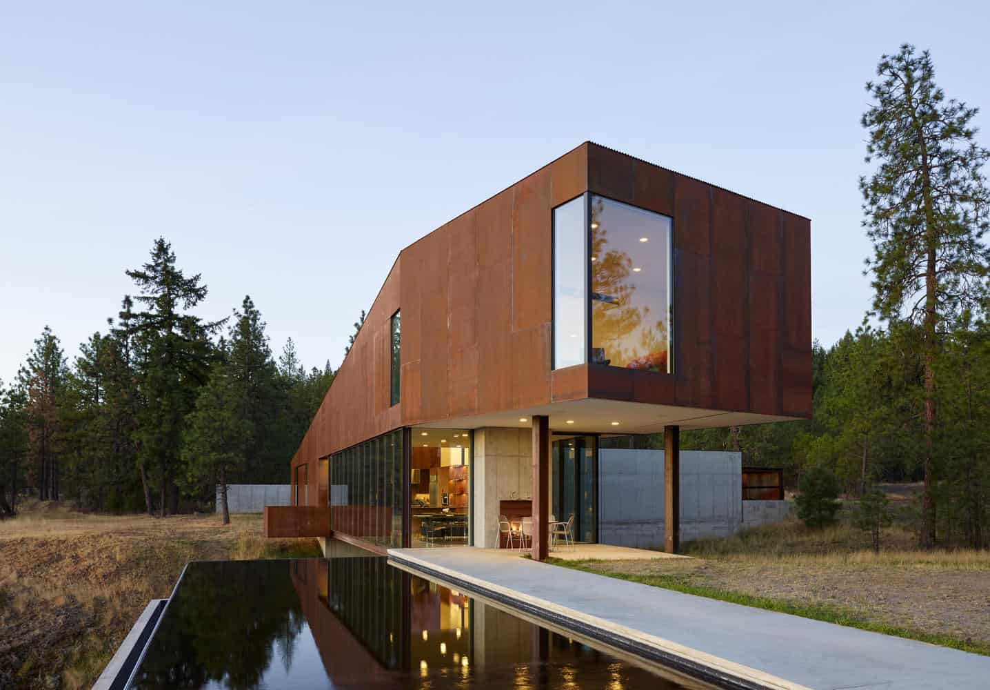 Rimrock Residence by Olson Kundig: A Wildlife-Conscious Home on a Basalt Bluff Rimrock Residence by Olson Kundig: A Wildlife-Conscious Home on a Basalt Bluff