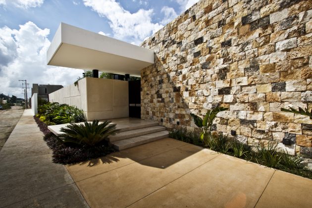 Temozón House by Carrillo Arquitectos y Asociados in Temozón, Mexico