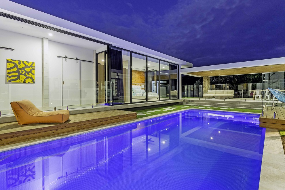 20 Sublime Contemporary Swimming Pool Designs You'll Want To Dip In