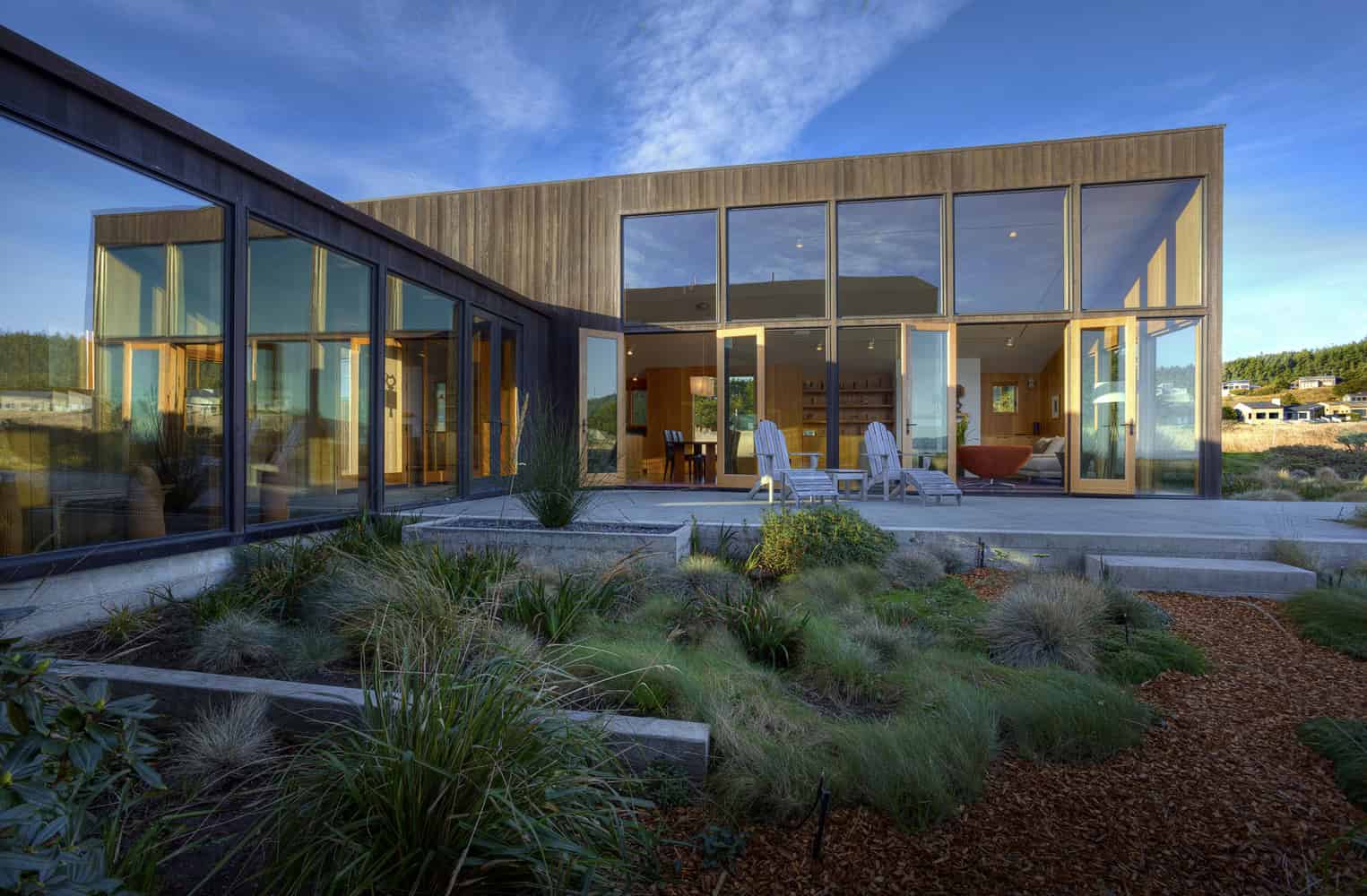 Meadow House by Malcom Davis Architecture in California, USA