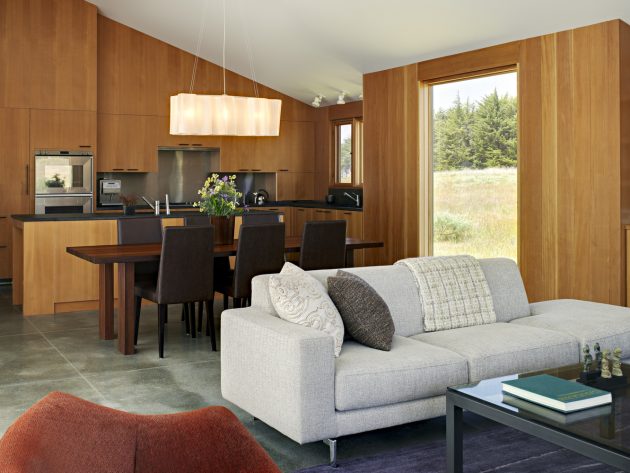 Meadow House by Malcom Davis Architecture in California, USA