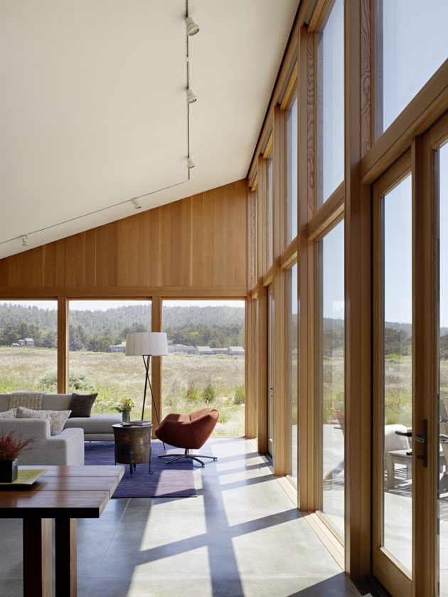 Meadow House by Malcom Davis Architecture in California, USA