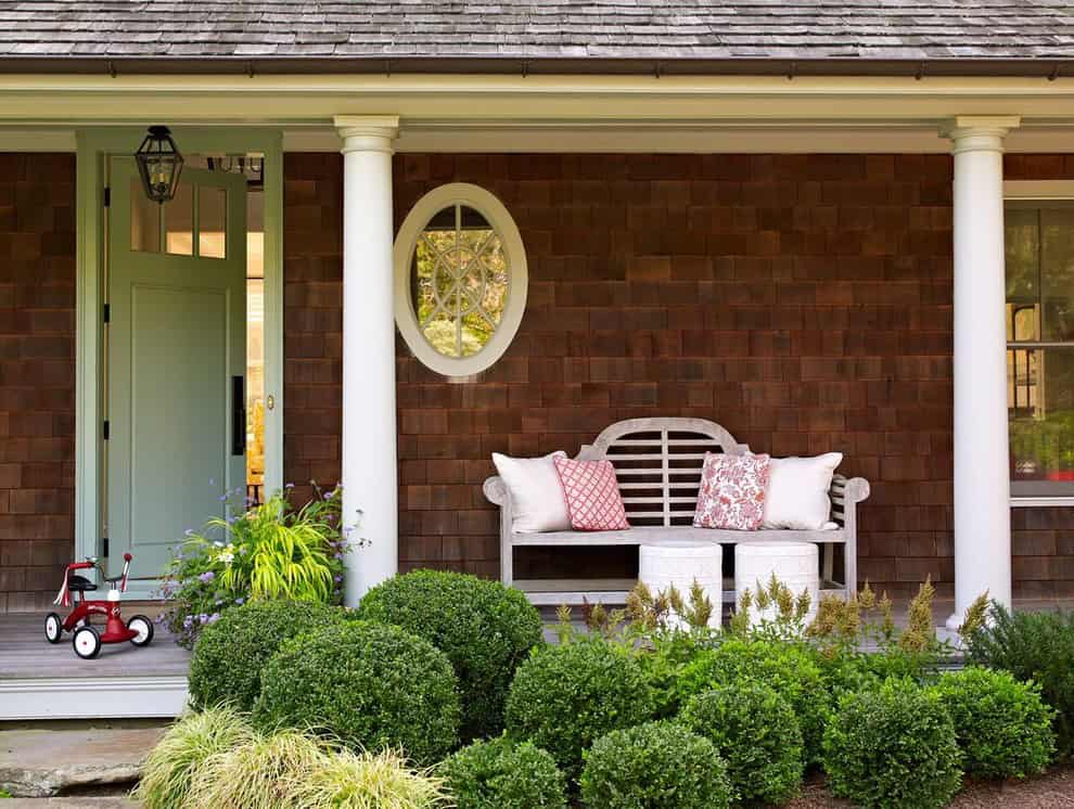 15. Traditional Porch 15. Traditional Porch