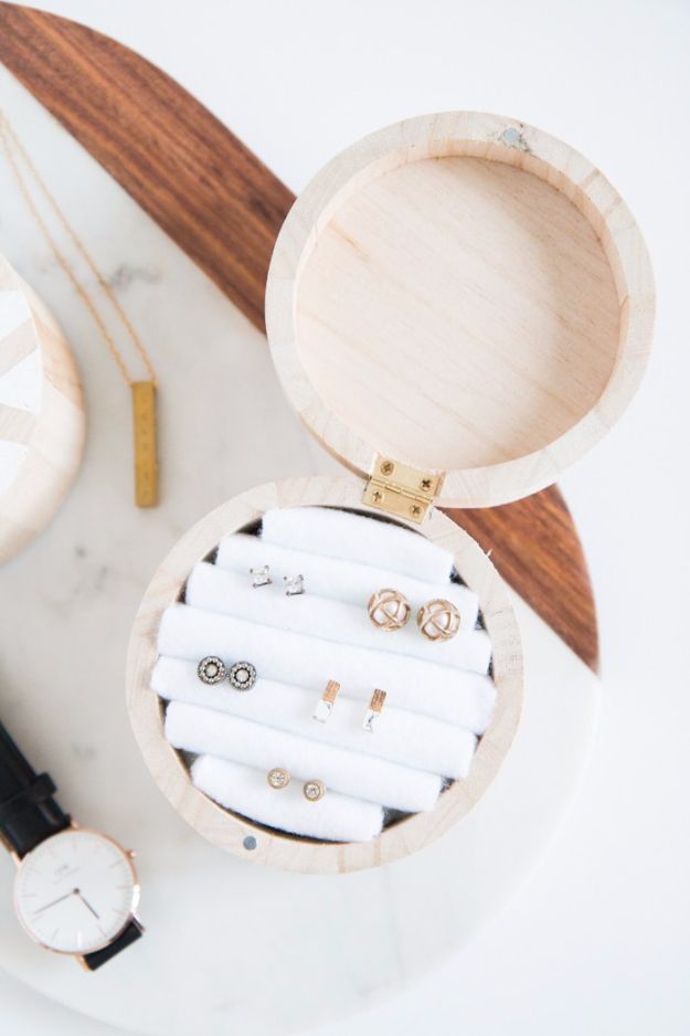 15 Chic DIY Jewelry Box Designs You Can Use To Store And Display