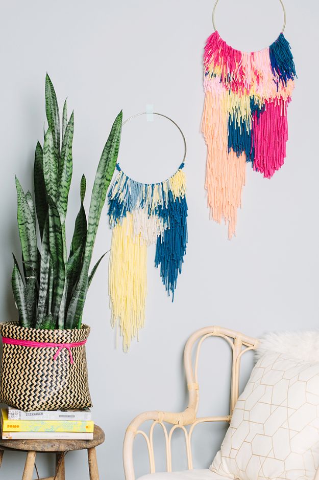 15 Dreamy DIY Wall Hanging Decorations You Can Easily Make In An Hour Or Two