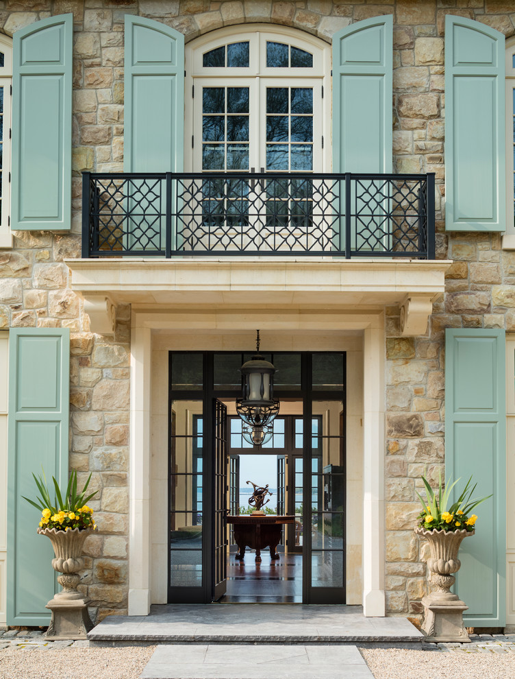 17 Inviting Traditional Entryway Designs You'd Love To Walk Into