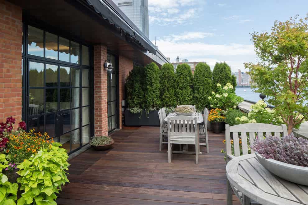 18 Appealing Traditional Deck Designs Your Backyard Needs 18 Appealing Traditional Deck Designs Your Backyard Needs