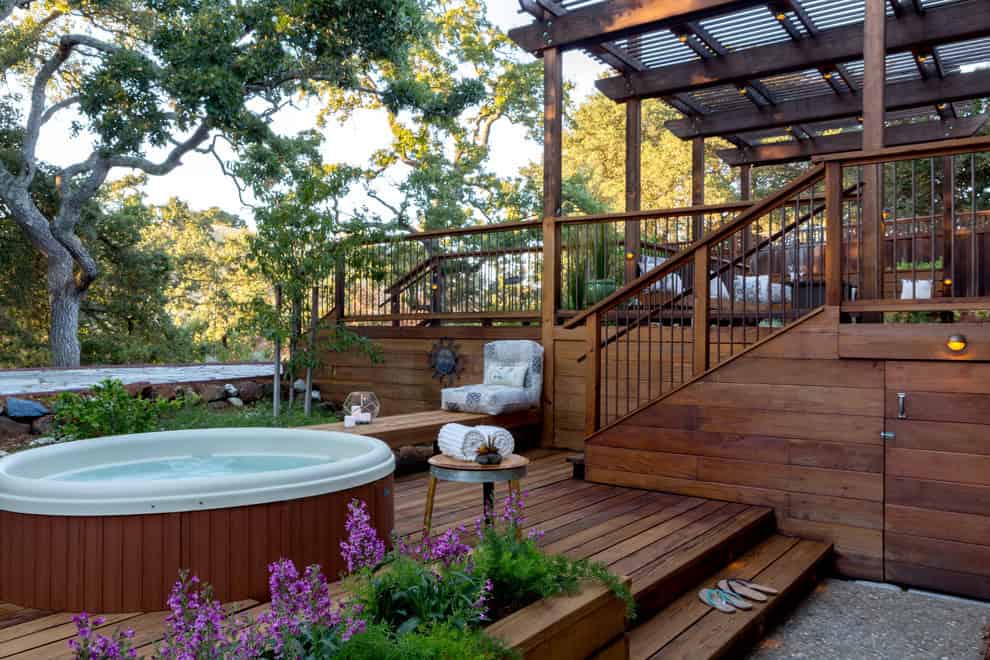 18 Appealing Traditional Deck Designs Your Backyard Needs 18 Appealing Traditional Deck Designs Your Backyard Needs