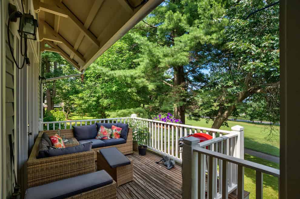18 Appealing Traditional Deck Designs Your Backyard Needs 18 Appealing Traditional Deck Designs Your Backyard Needs