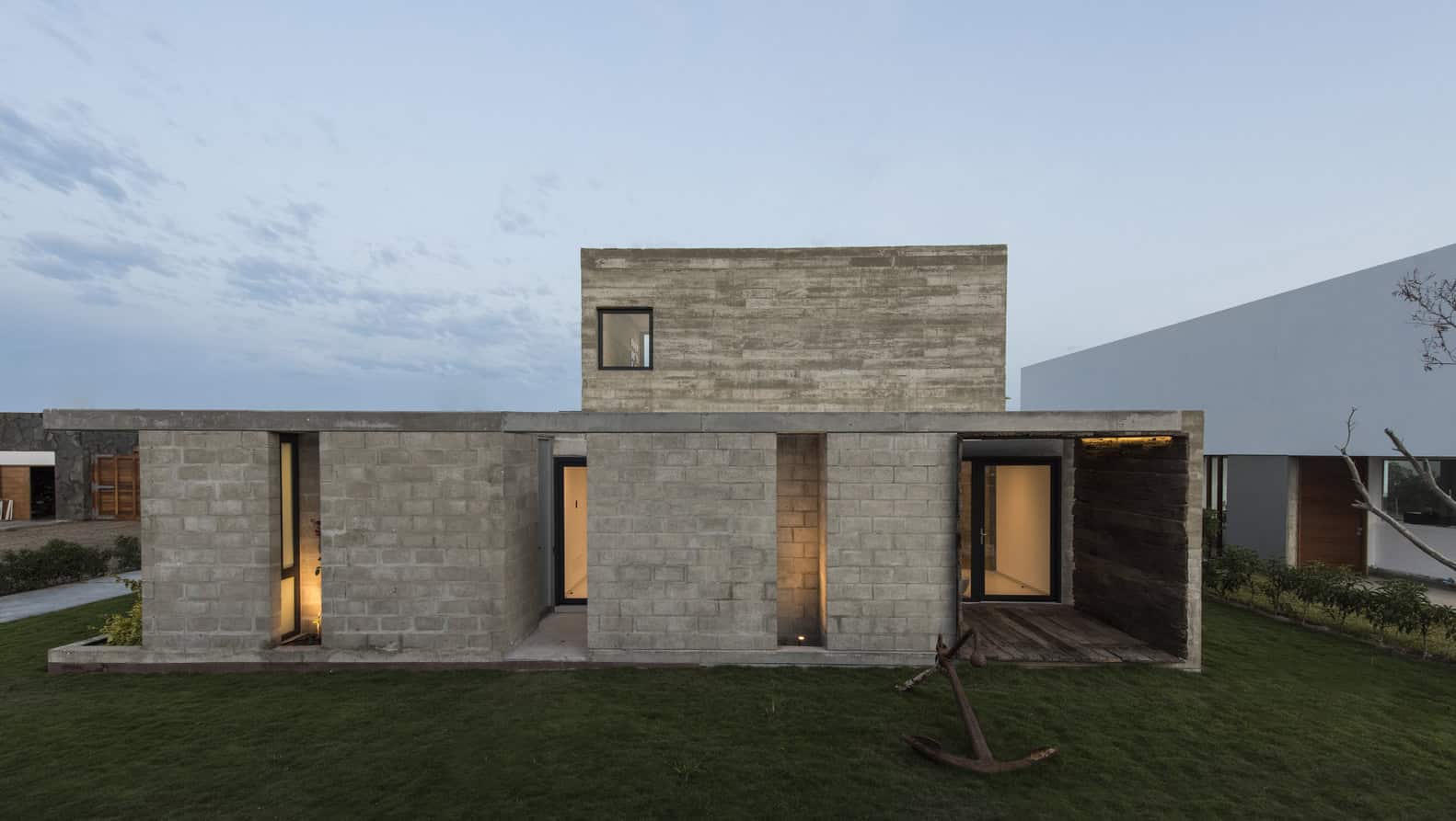 Bogavante House by Riofrio Arquitectos in Paracas, Peru Bogavante House by Riofrio Arquitectos in Paracas, Peru