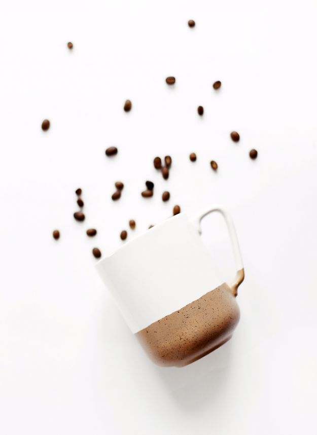 15 Adorable DIY Coffee Mug Designs Everyone Can Make