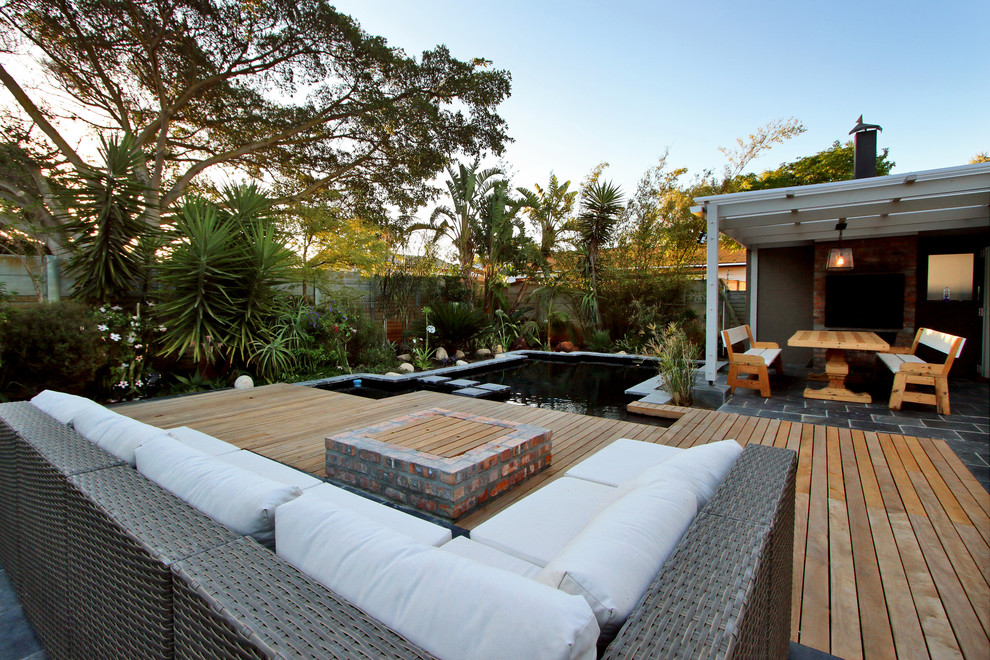 18 Fantastic Tropical Deck Designs You'll Want To Own