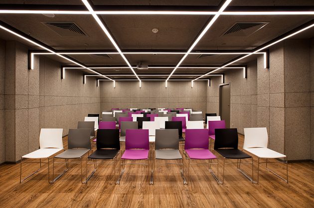 An Office Design Energized By Colors: İSPAK Flexible Packaging Administration Building