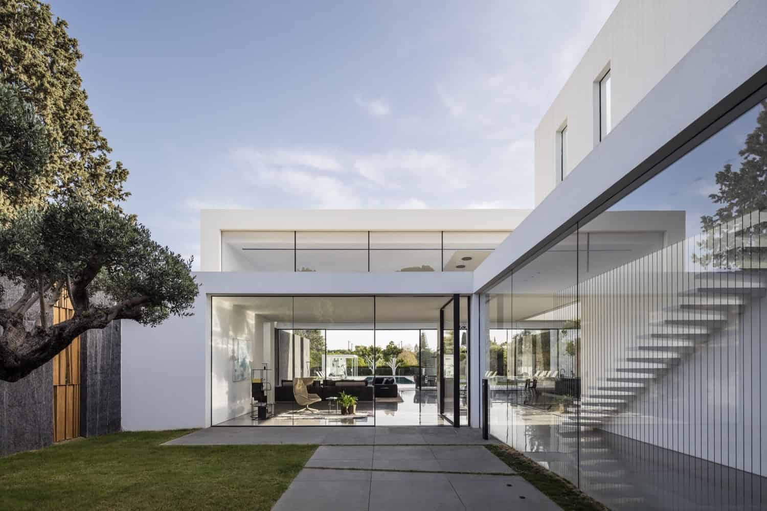 F House by Pitsou Kedem Architects in Savyon, Israel