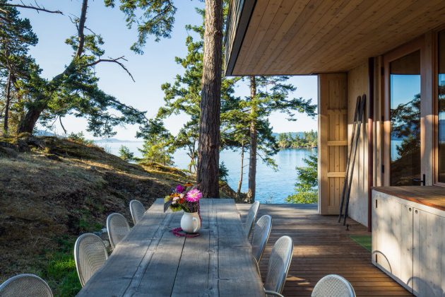 Lone Madrone Retreat by Heliotrope Architects on Orcas Island in Washington, USA
