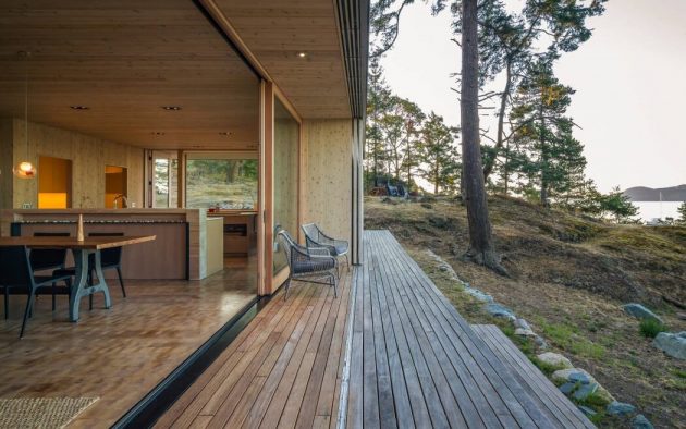 Lone Madrone Retreat by Heliotrope Architects on Orcas Island in Washington, USA