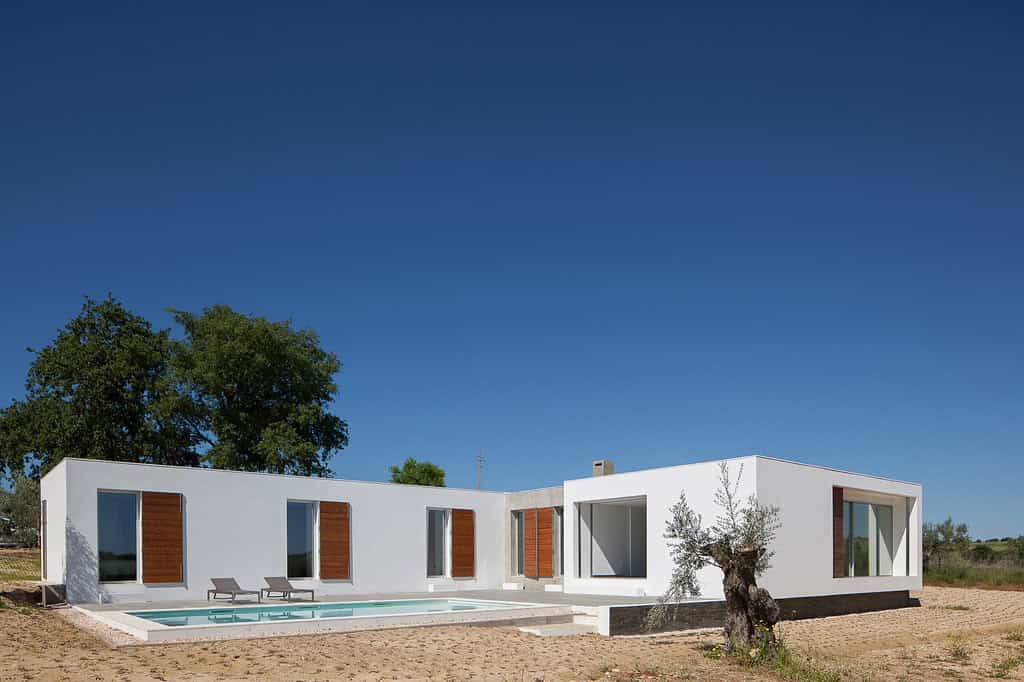Ring House by Vasco Cabral + Sofia Saraiva in Santarem, Portugal