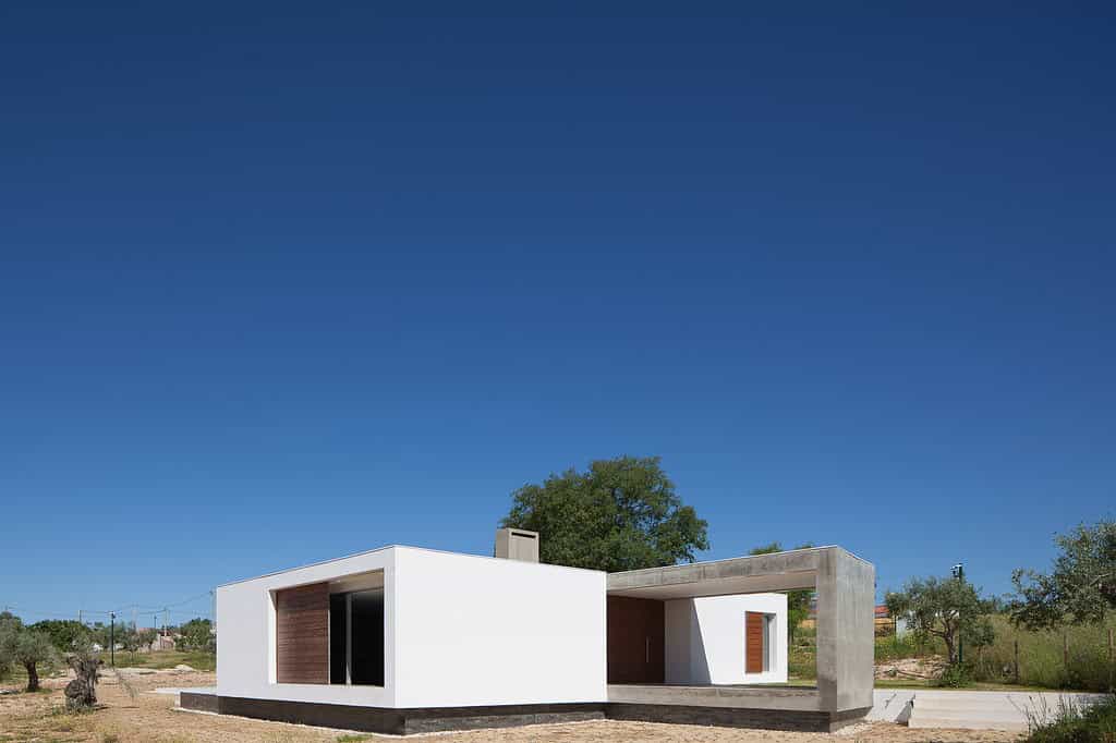 Ring House by Vasco Cabral + Sofia Saraiva in Santarem, Portugal