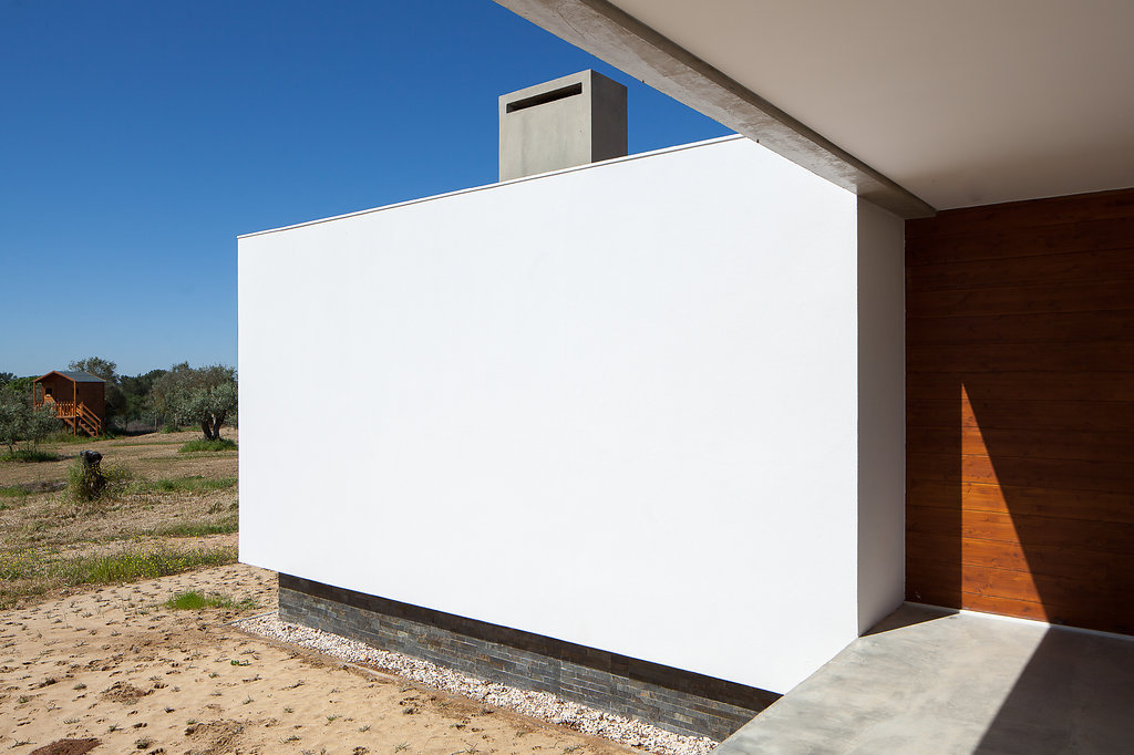 Ring House by Vasco Cabral + Sofia Saraiva in Santarem, Portugal