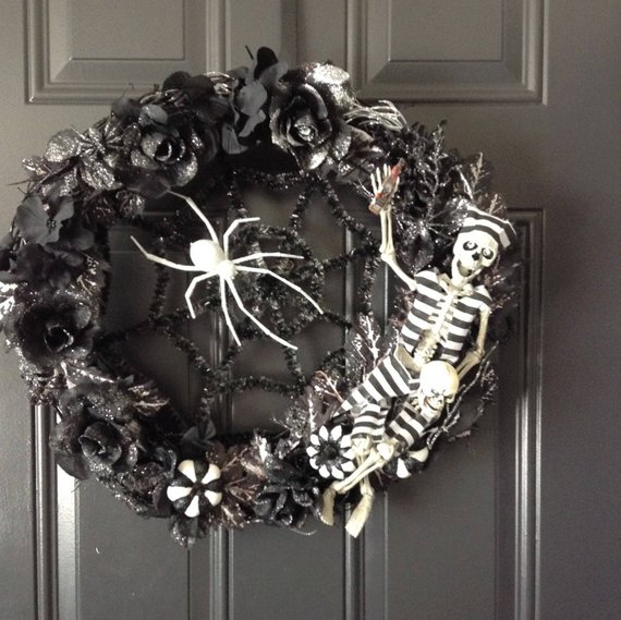 17 Spooky Handmade Halloween Wreath Designs The Kids Are Going To Adore