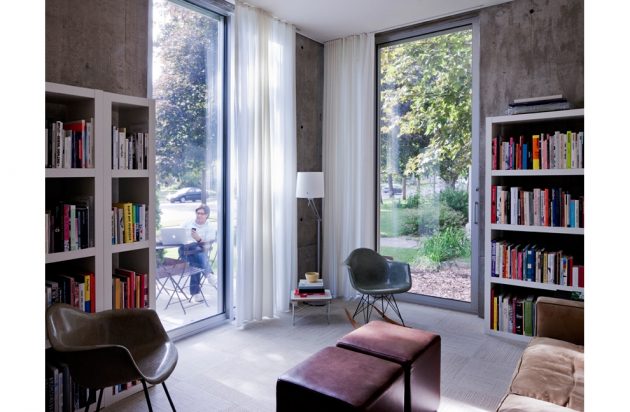 B+W House by Julie Snow Architects in Minneapolis, Minnesota