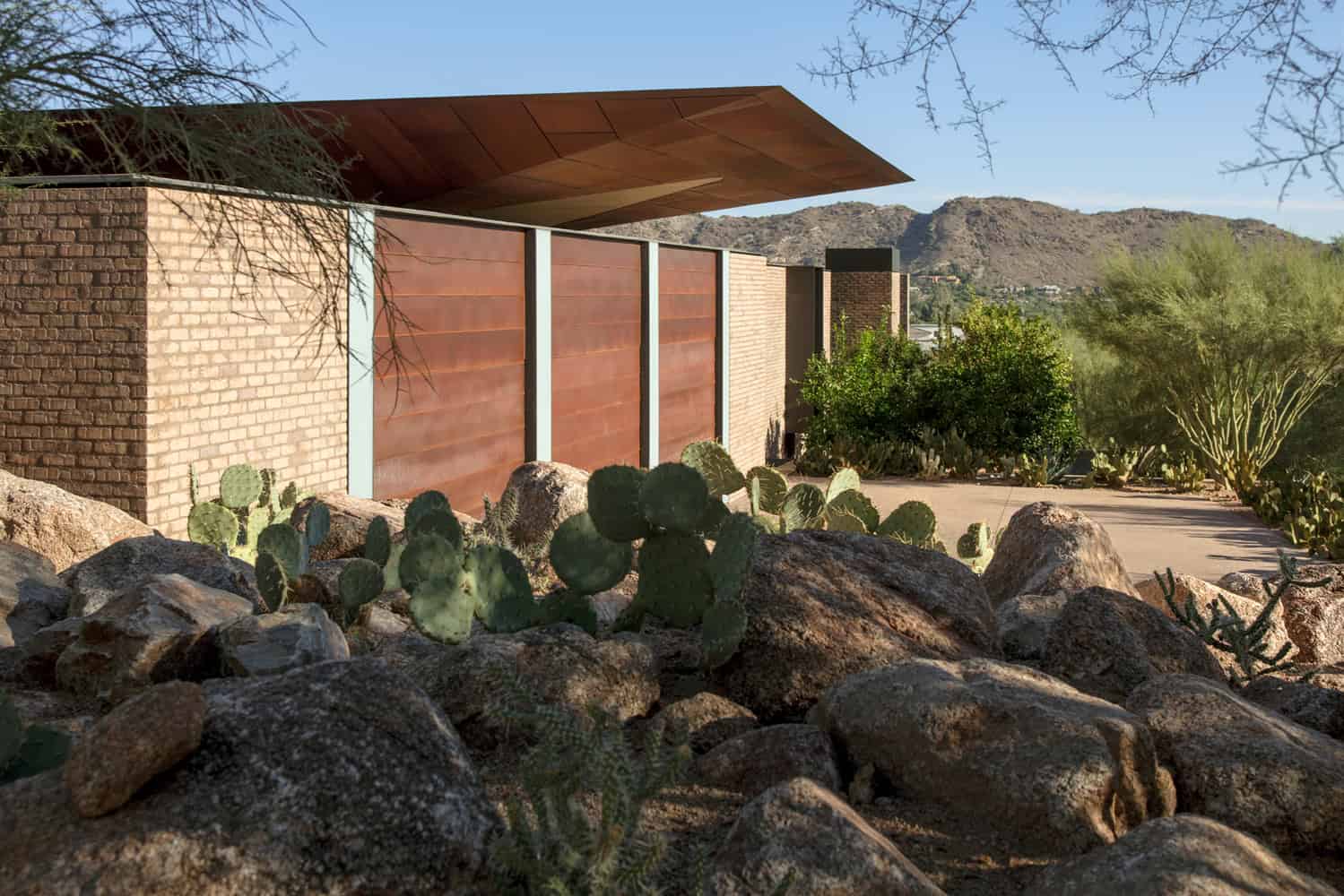 Ghost Wash House by Architecture-Infrastructure-Research in Paradise Valley, Arizona