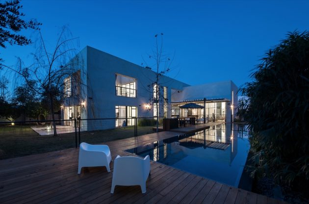 Savion Residence by Neuman Hayner Architects in Tel Aviv, Israel