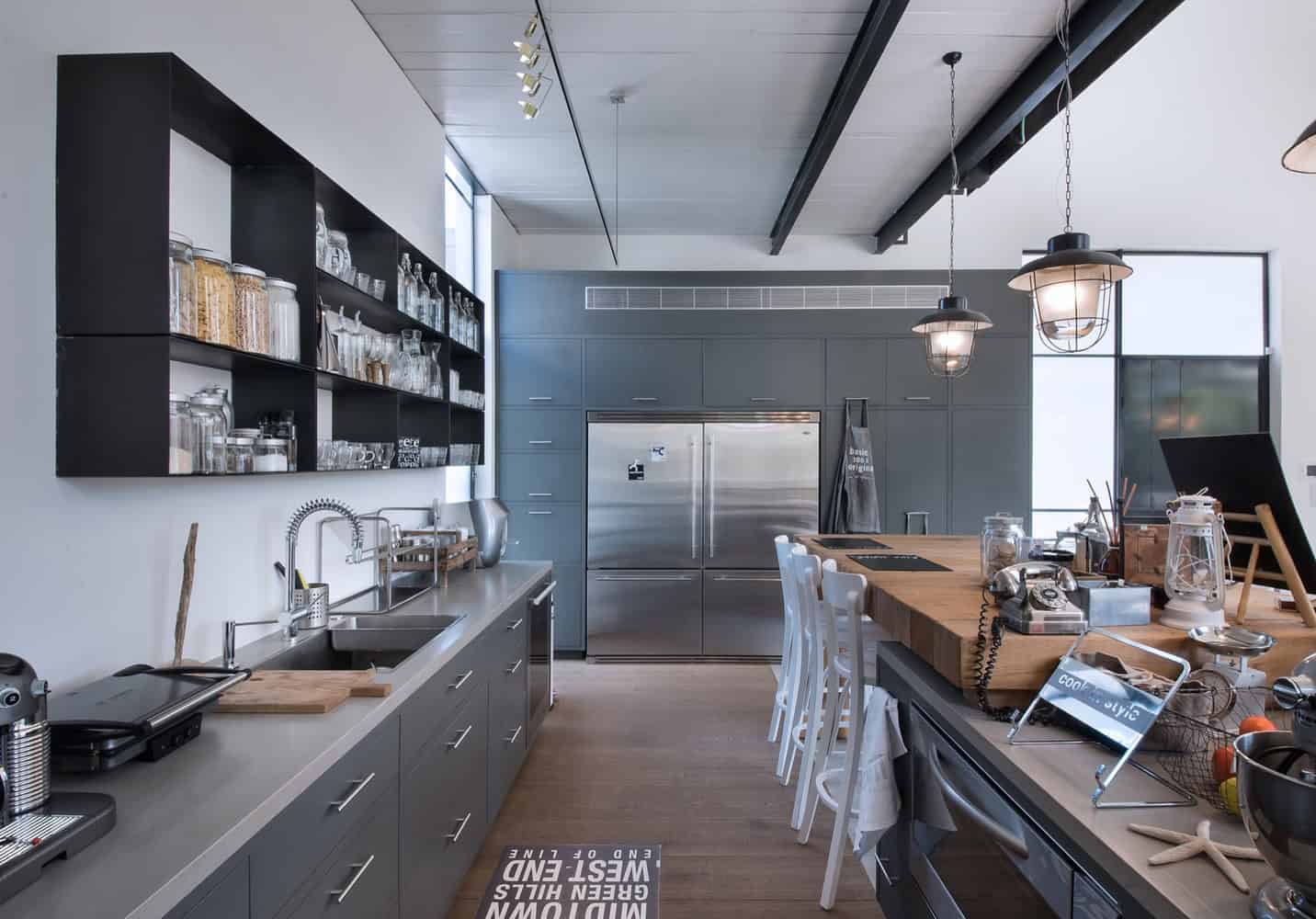 Savion Residence by Neuman Hayner Architects in Tel Aviv, Israel