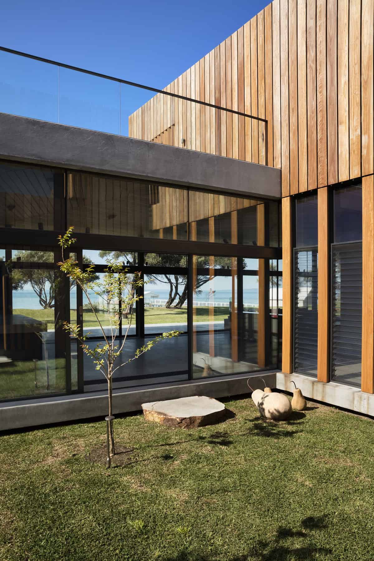 Sorrento Beach House by AM Architecture on the Mornington Peninsula in Australia