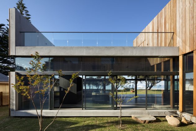 Sorrento Beach House by AM Architecture on the Mornington Peninsula in Australia