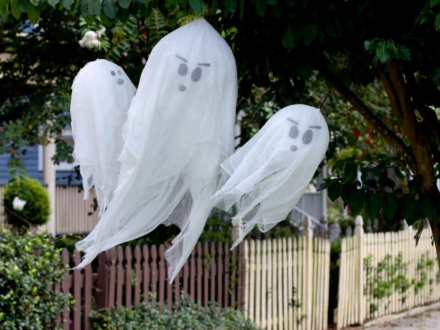 15 Creepy DIY Halloween Decorations To Decorate Your Yard