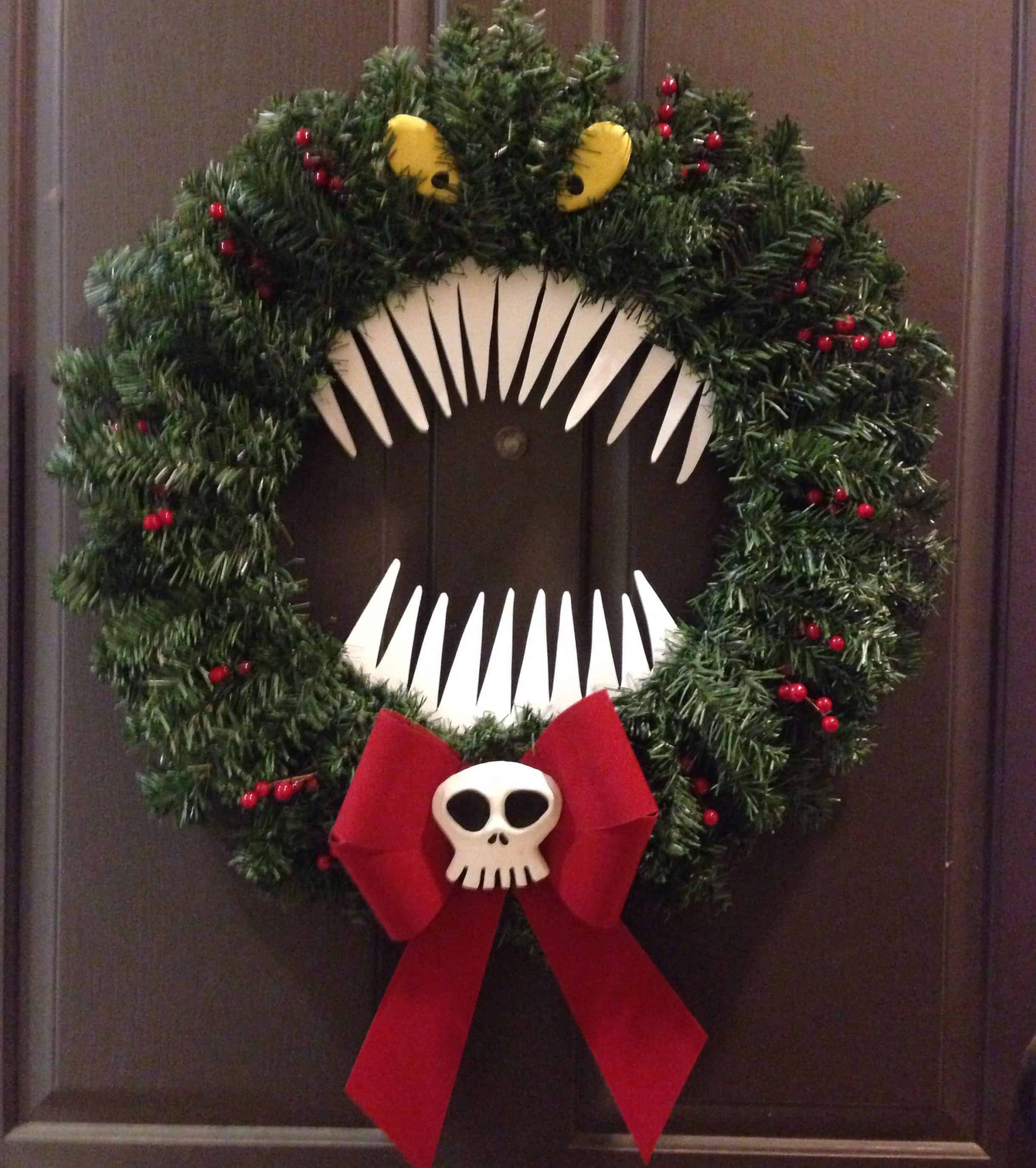 16 Awesome Halloween Wreaths That You Can Do For Less Than Hour 16 Awesome Halloween Wreaths That You Can Do For Less Than Hour