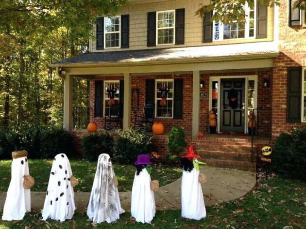 15 Creepy DIY Halloween Decorations To Decorate Your Yard