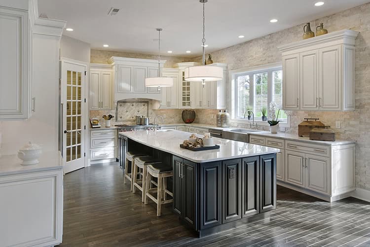 15 Fascinating Two-Toned Kitchen Ideas That Are Worth Seeing 15 Fascinating Two-Toned Kitchen Ideas That Are Worth Seeing