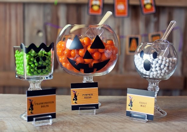 15 Awesome DIY Halloween Party Decor Ideas For Last Minute Inspiration
