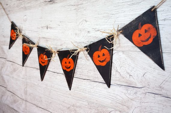 15 Spooky Handmade Halloween Banner Designs You Can Make