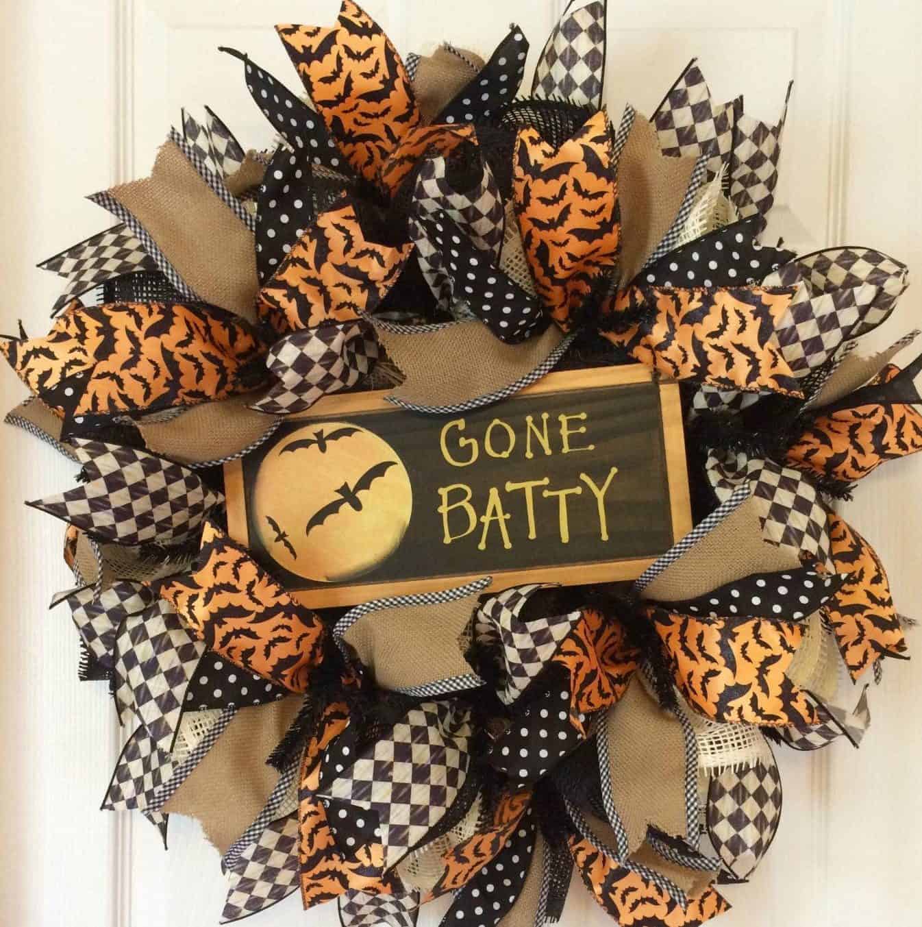 16 Awesome Halloween Wreaths That You Can Do For Less Than Hour 16 Awesome Halloween Wreaths That You Can Do For Less Than Hour