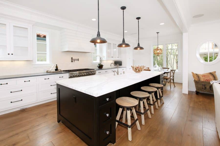 15 Fascinating Two-Toned Kitchen Ideas That Are Worth Seeing 15 Fascinating Two-Toned Kitchen Ideas That Are Worth Seeing