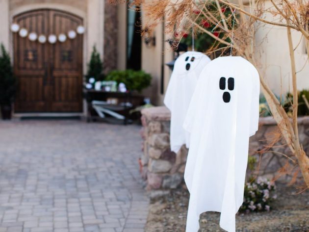 15 Creepy DIY Halloween Decorations To Decorate Your Yard