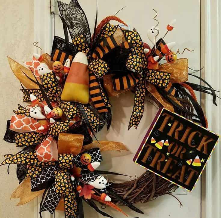 16 Awesome Halloween Wreaths That You Can Do For Less Than Hour 16 Awesome Halloween Wreaths That You Can Do For Less Than Hour