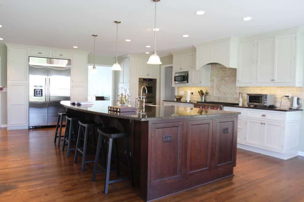 15 Fascinating Two-Toned Kitchen Ideas That Are Worth Seeing 15 Fascinating Two-Toned Kitchen Ideas That Are Worth Seeing