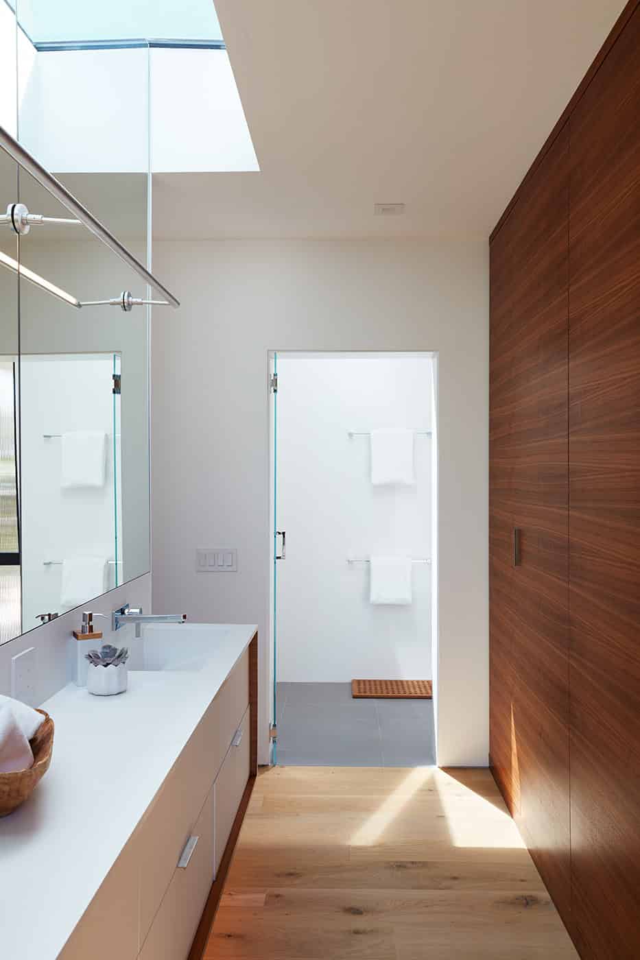 Los Altos New Residence by Klopf Architecture: A Contemporary Take on Mid-Century Modern Living in Silicon Valley Los Altos New Residence by Klopf Architecture: A Contemporary Take on Mid-Century Modern Living in Silicon Valley