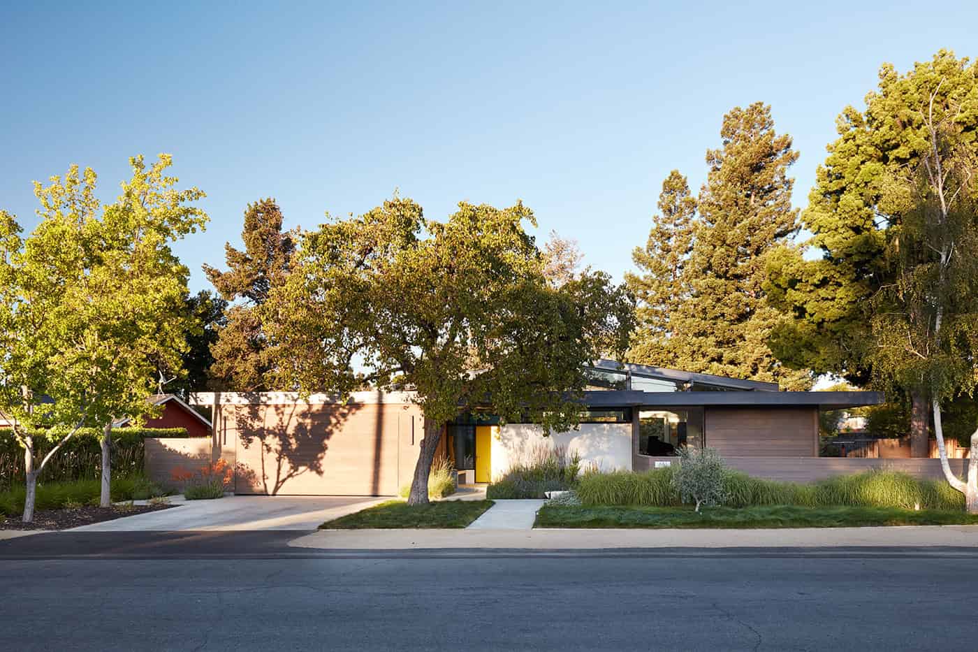 Los Altos New Residence by Klopf Architecture: A Contemporary Take on Mid-Century Modern Living in Silicon Valley Los Altos New Residence by Klopf Architecture: A Contemporary Take on Mid-Century Modern Living in Silicon Valley