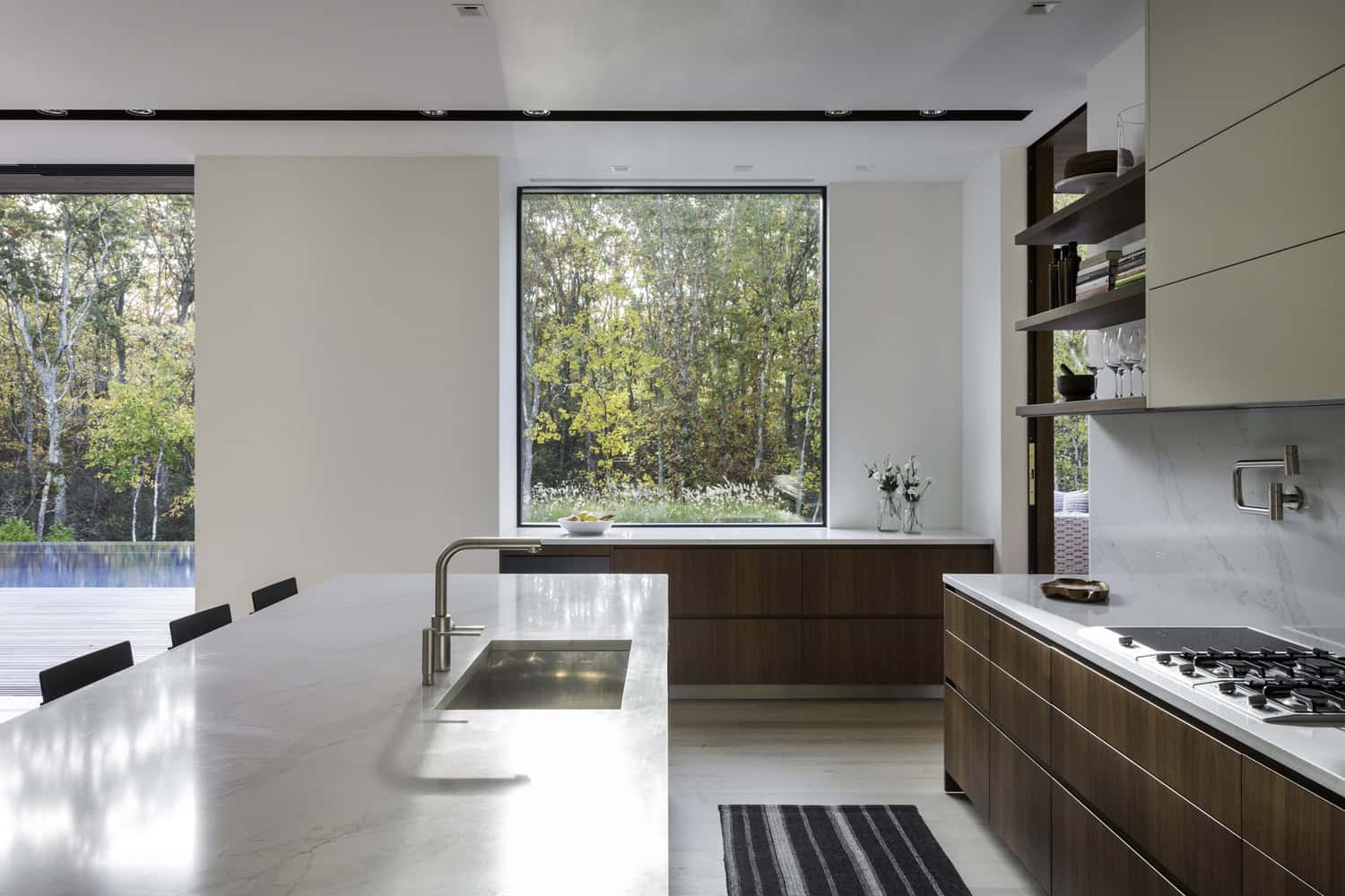 Old Sag Harbor Road by Blaze Makoid Architecture in Southampton, New York Old Sag Harbor Road by Blaze Makoid Architecture in Southampton, New York