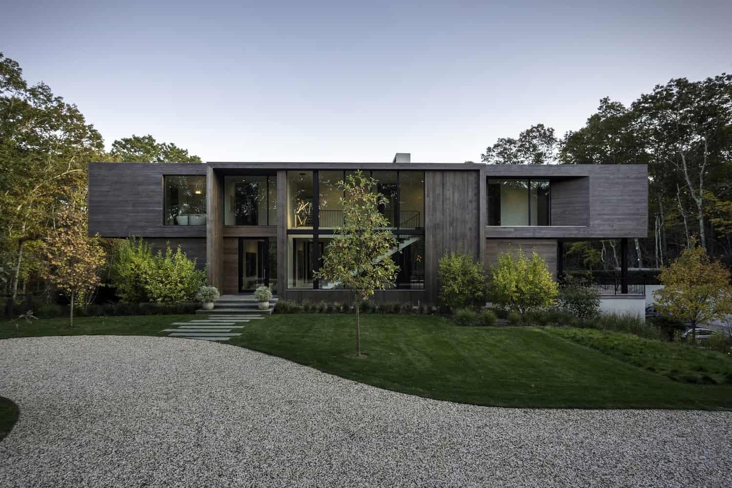 Old Sag Harbor Road by Blaze Makoid Architecture in Southampton, New York
