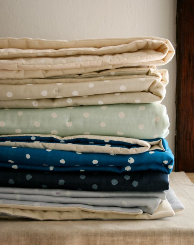 15 Cozy DIY Throw Blankets That Will Keep You Snug