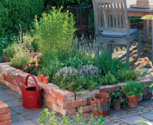 15 Simple DIY Crafts That You Can Make Using Bricks