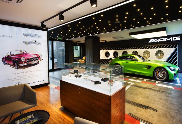 A Strong Presentation of Space: Mercedes Benz AMG Digital Showroom